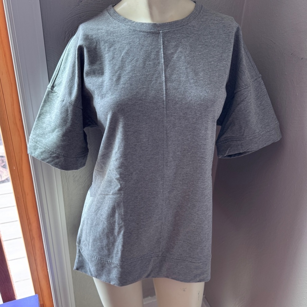 Lululemon short sleeve gray top size small